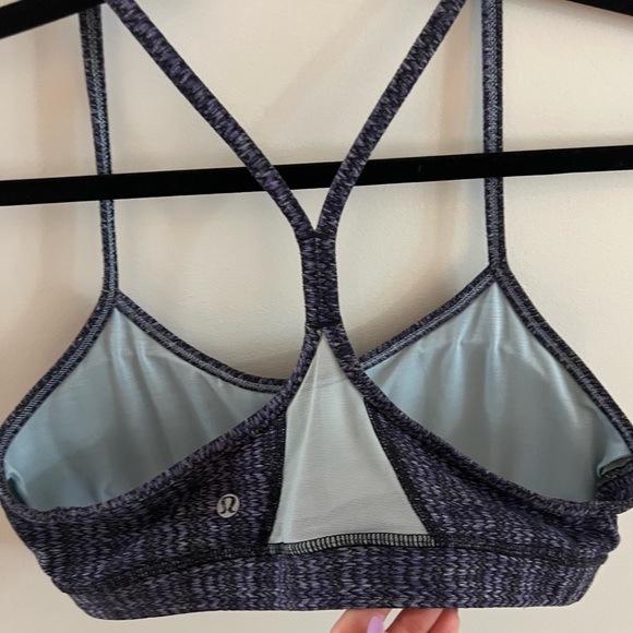Lululemon sports bra - Picture 3 of 4